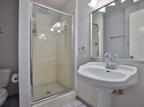 2427 Willowby Drive, Houston TX 77008