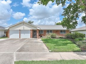 2427 Willowby Drive, Houston TX 77008