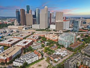 2006 Helena Street, Houston TX 77002