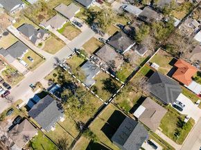 5002 Chennault Road, Houston TX 77033