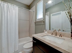 2231 Chenevert Street, Houston TX 77003