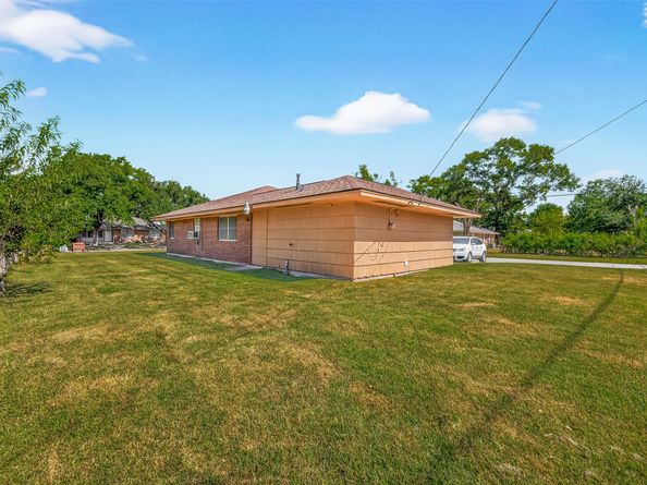 5658 Berry Creek Drive, Houston TX 77017