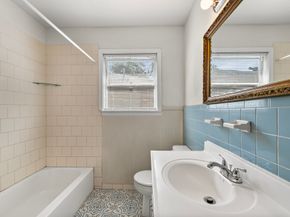 5532 Meadow Creek Lane, Houston TX 77017