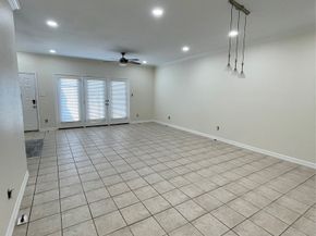 640 Wilcrest Drive 640, Houston TX 77042