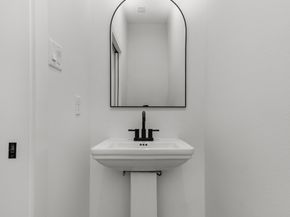 5903 Doolittle Blvd, Houston TX 77033