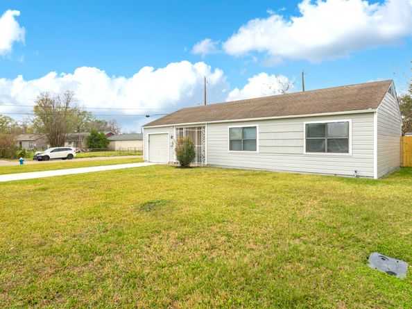 4901 Richfield Lane, Houston TX 77048