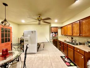 910 Coronado Street, Houston TX 77009