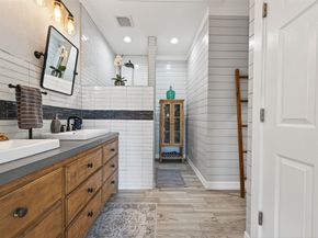 6211 Grovewood Lane, Houston TX 77008