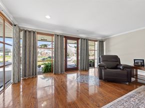 6211 Grovewood Lane, Houston TX 77008