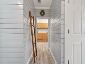 6211 Grovewood Lane, Houston TX 77008