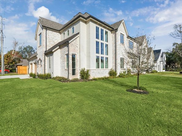 8818 Echo Valley Drive, Spring Valley Village TX 77055