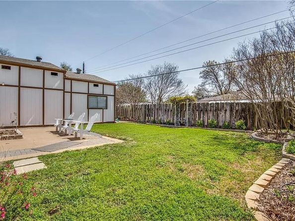 405 W Louella Drive, Hurst TX 76054