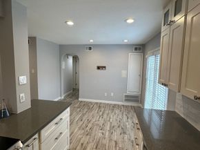 2744 Briarhurst Drive 35, Houston TX 77057