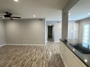 2744 Briarhurst Drive 35, Houston TX 77057