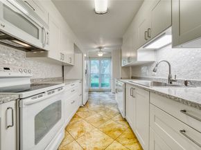13376 Trail Hollow Drive 3376, Houston TX 77079