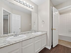 11 Crest, Houston TX 77082