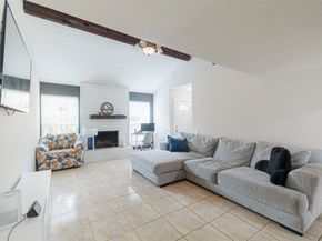 9116 Wilcrest Drive 9116, Houston TX 77099