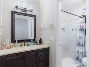 9116 Wilcrest Drive 9116, Houston TX 77099