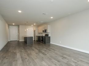 4819 Caroline Street 206, Houston TX 77004