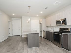 4819 Caroline Street 206, Houston TX 77004
