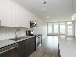 4819 Caroline Street 206, Houston TX 77004
