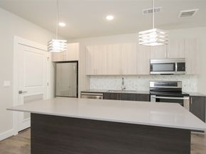 4819 Caroline Street 206, Houston TX 77004