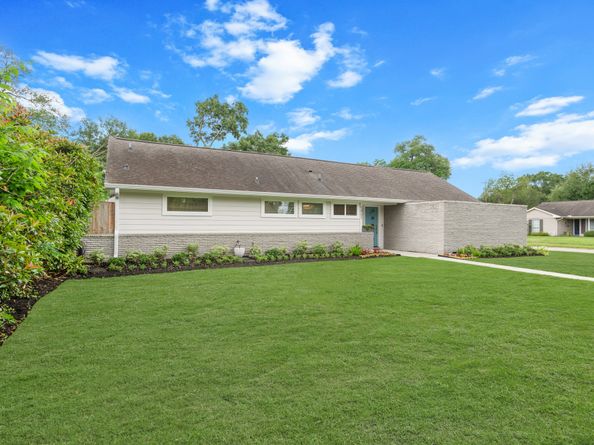 5451 Stillbrooke Drive, Houston TX 77096