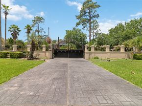 2814 Cedar Woods Place, Houston TX 77068