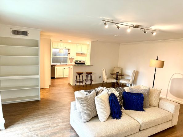 6338 Crab Orchard Road, Houston TX 77057