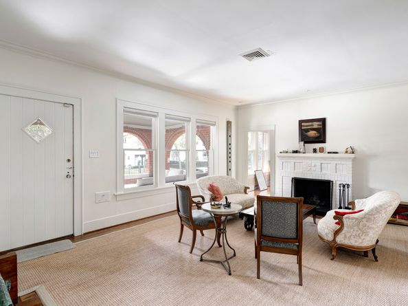 1902 Bolsover Street, Houston TX 77005