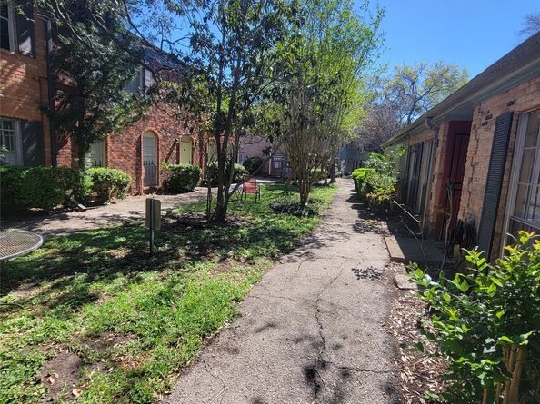 5210 Arboles Drive B1, Houston TX 77035