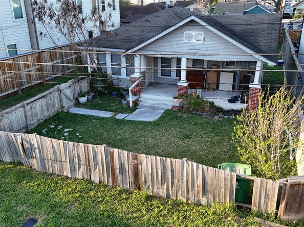 1107 E 27th Street, Houston TX 77009