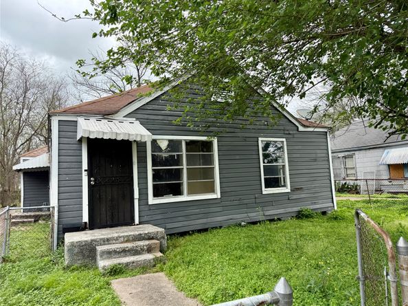 3053 Noble Street, Houston TX 77026