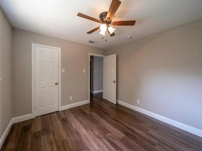 13911 Briar Place Drive, Houston TX 77077