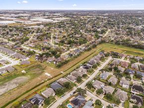 2010 Lincoln Crest Way, Sugar Land TX 77498