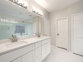 2010 Lincoln Crest Way, Sugar Land TX 77498