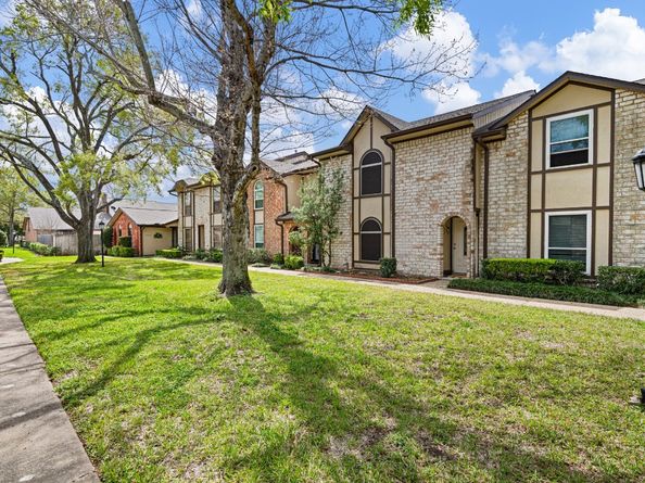 11566 S Kirkwood Road, Houston TX 77477