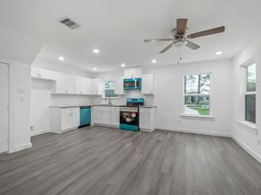 8639 Peachtree St Street, Houston TX 77016