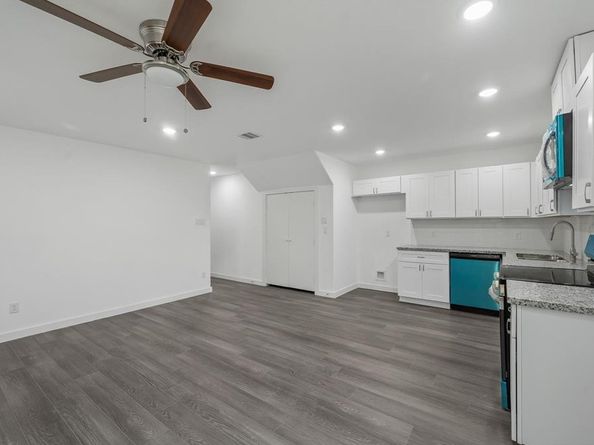 8639 Peachtree St Street, Houston TX 77016