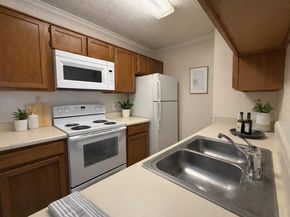 2121 Hepburn Street 1110, Houston TX 77054