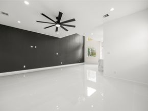 7710 Sharondale Drive A and B, Houston TX 77033