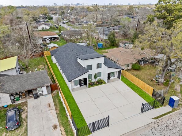 7710 Sharondale Drive A and B, Houston TX 77033