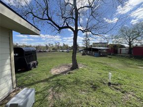 925 Lear Street, Houston TX 77015