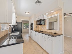 6046 W Airport Boulevard, Houston TX 77035