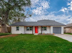 1623 Fawnhope Drive, Houston TX 77008