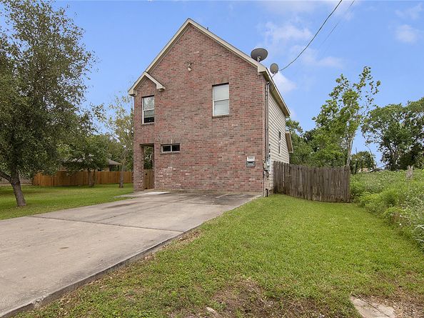 8906 Freeland Street, Houston TX 77075