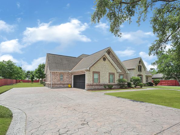 13635 Reeveston Road, Houston TX 77039