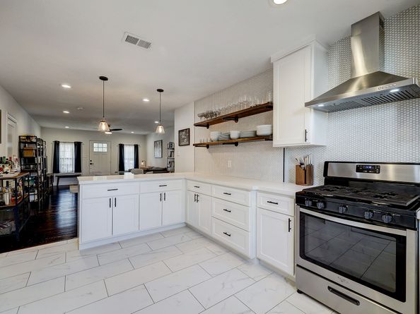 5120 Leeland Street, Houston TX 77023