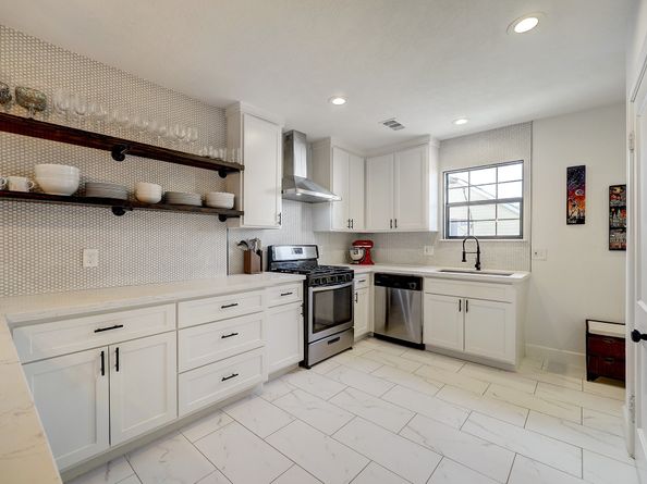5120 Leeland Street, Houston TX 77023