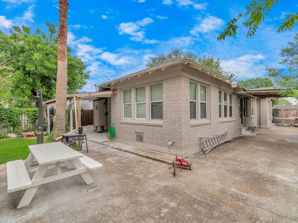 8209 Howard Drive, Houston TX 77017